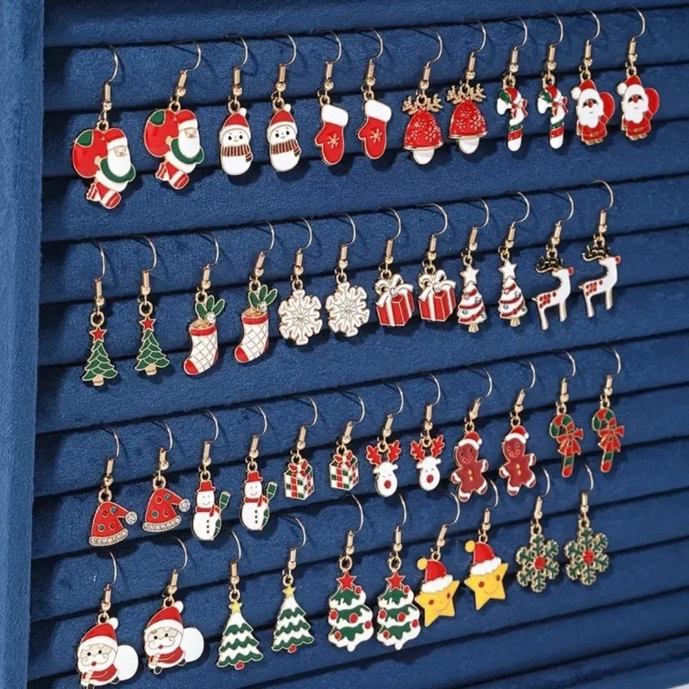 ⭐️ 5 for $25 Holiday Festive Christmas Rubik’s Cube Hoop Earrings - Picture 4 of 7